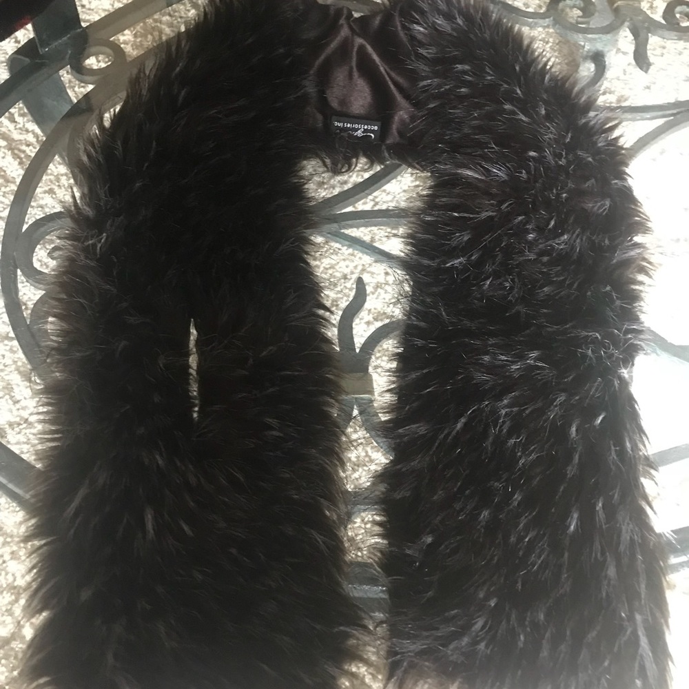 SOLD!!! SOLD!!!! Faux Fox Fur Collar Scarf Fluffy